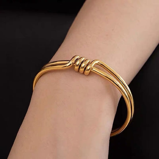 Minimalist Knotted Bracelet – European & American Design