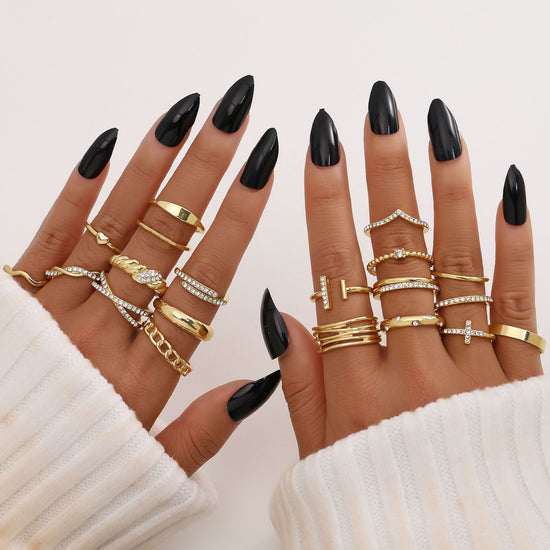 Elegant 20-Piece Heart-Shaped Spiral Rings with Diamond Accents and Nodule Design